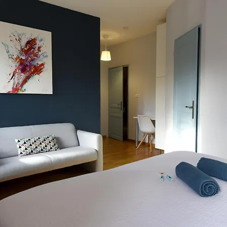 D'hotes Au Domaine De Clarat Bed & Breakfast