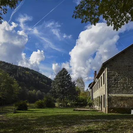 D'hotes Au Domaine De Clarat Bed & Breakfast *