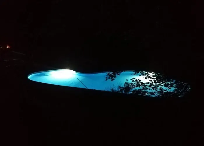 D'hotes Au Domaine De Clarat Bed & Breakfast 3*