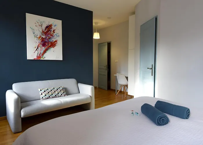 D'hotes Au Domaine De Clarat Bed & Breakfast