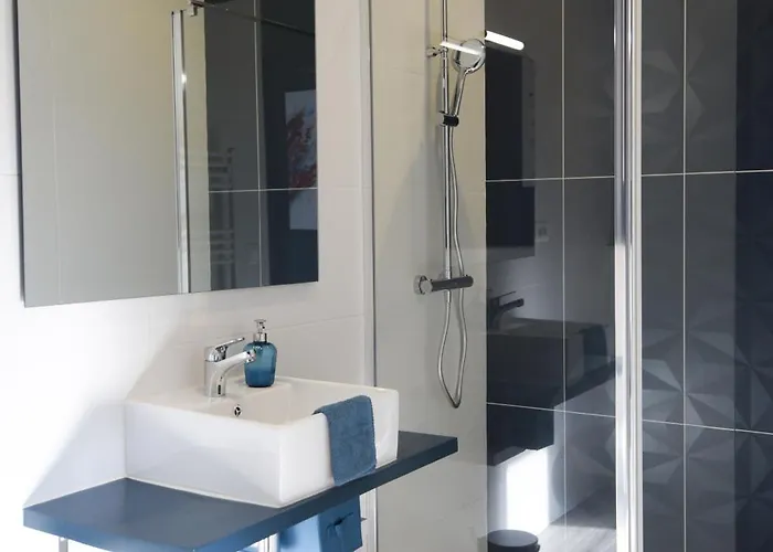 D'hotes Au Domaine De Clarat Bed & Breakfast 3*