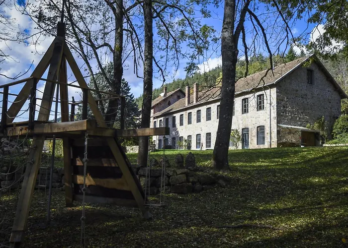 D'hotes Au Domaine De Clarat 3*